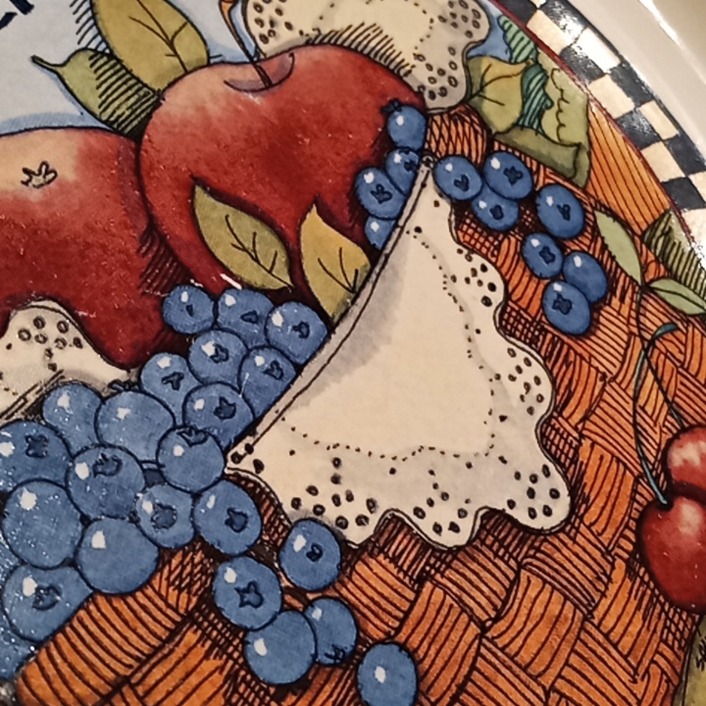 Blueberry Pie Deep Dish Plate. By Susan Winget Certified International Corp.1993 - Picture 8 of 11